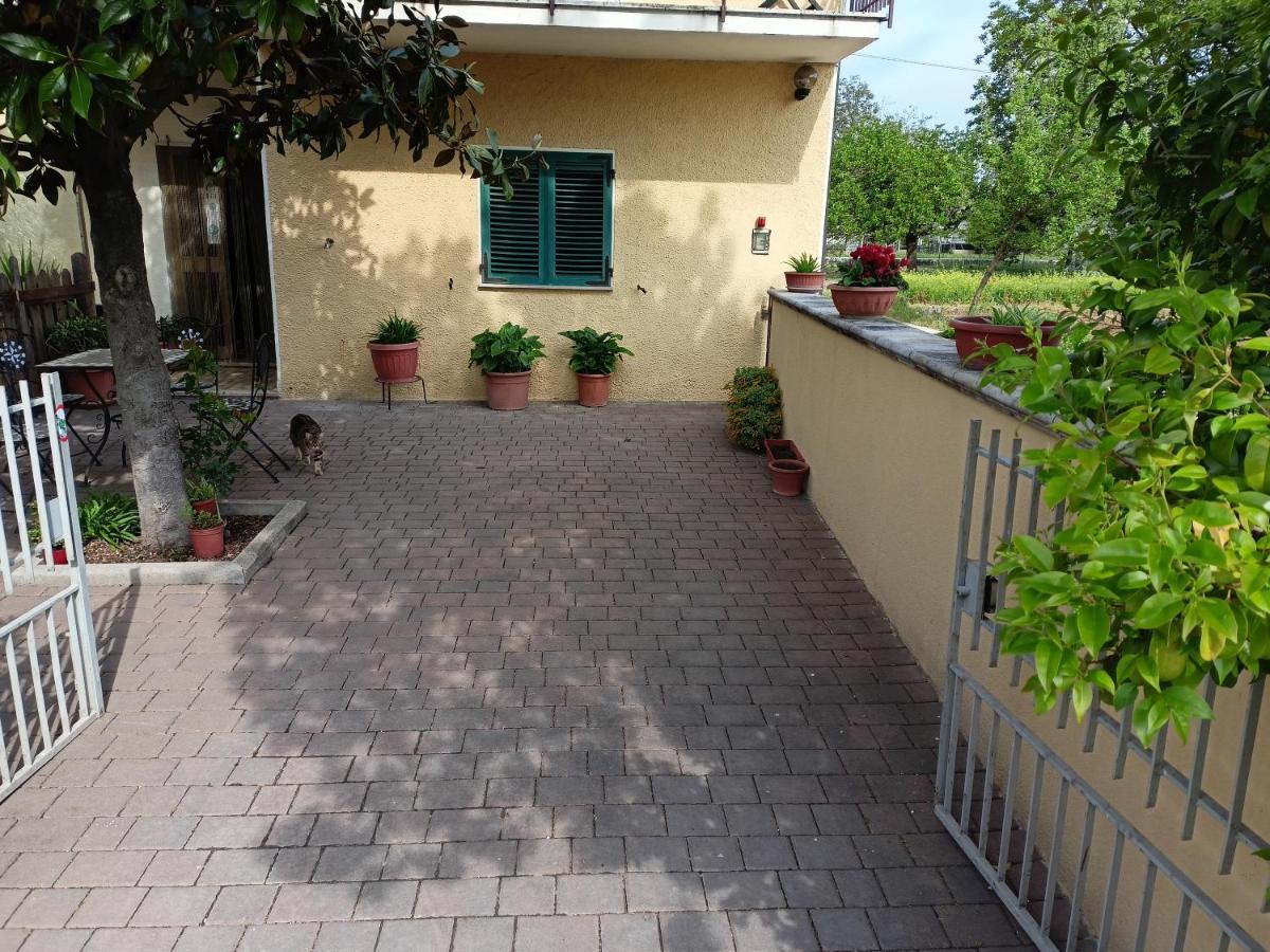 Da Angela - Camere Con Bagno Privato A Foligno Vicino Al Centro Екстер'єр фото