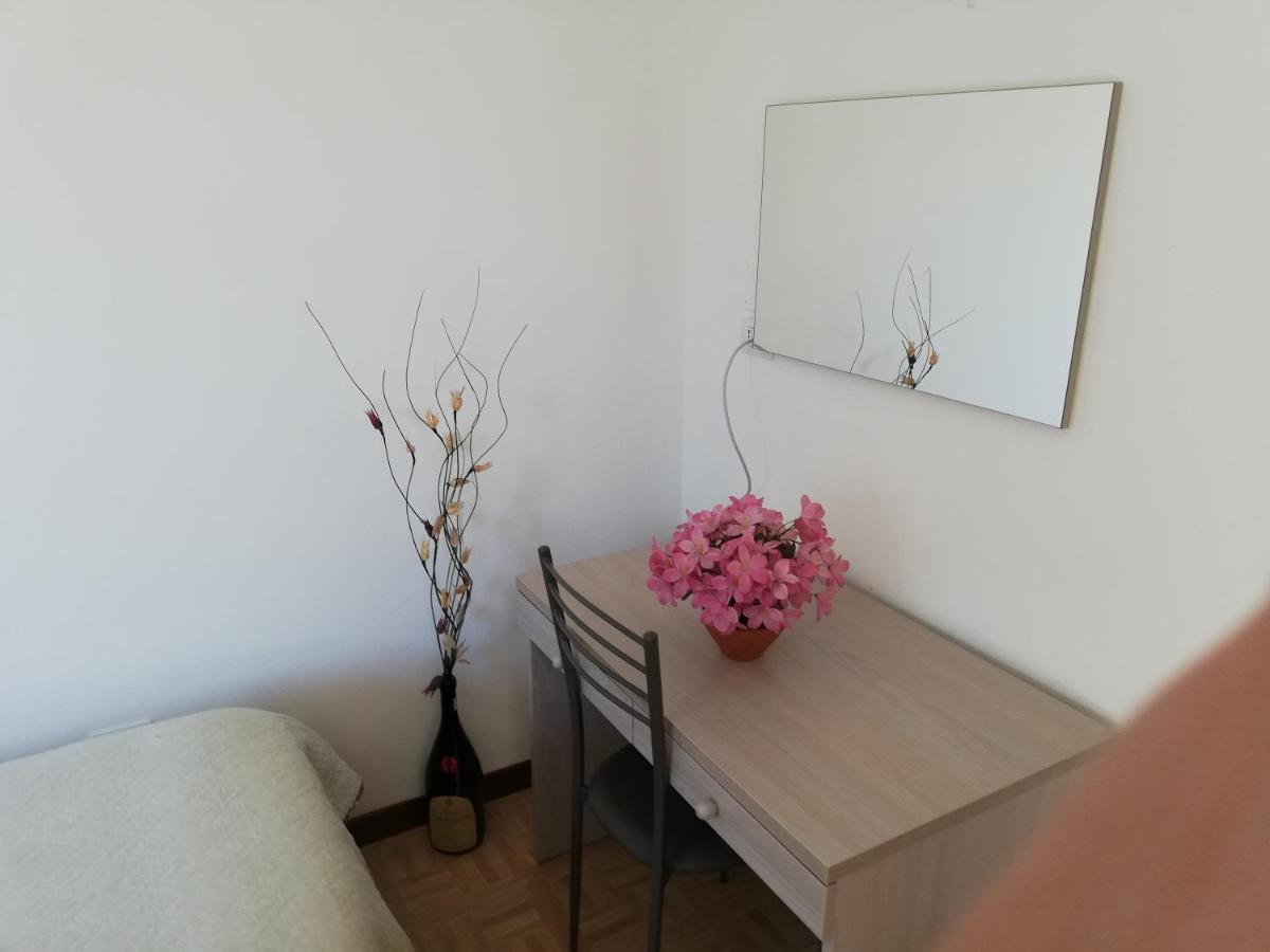 Da Angela - Camere Con Bagno Privato A Foligno Vicino Al Centro Екстер'єр фото